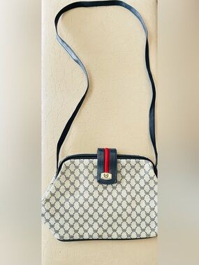 Vintage Classic VR Brand Monogram Purse